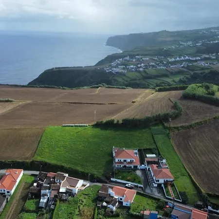 Perola Achadense בית הארחה Achada