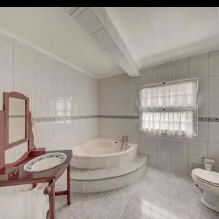 בית הארחה Perola Achadense Achada